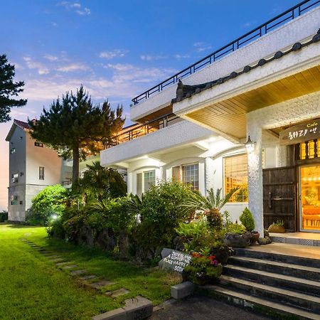 Harry And Sodam Pension Чеджудо Экстерьер фото