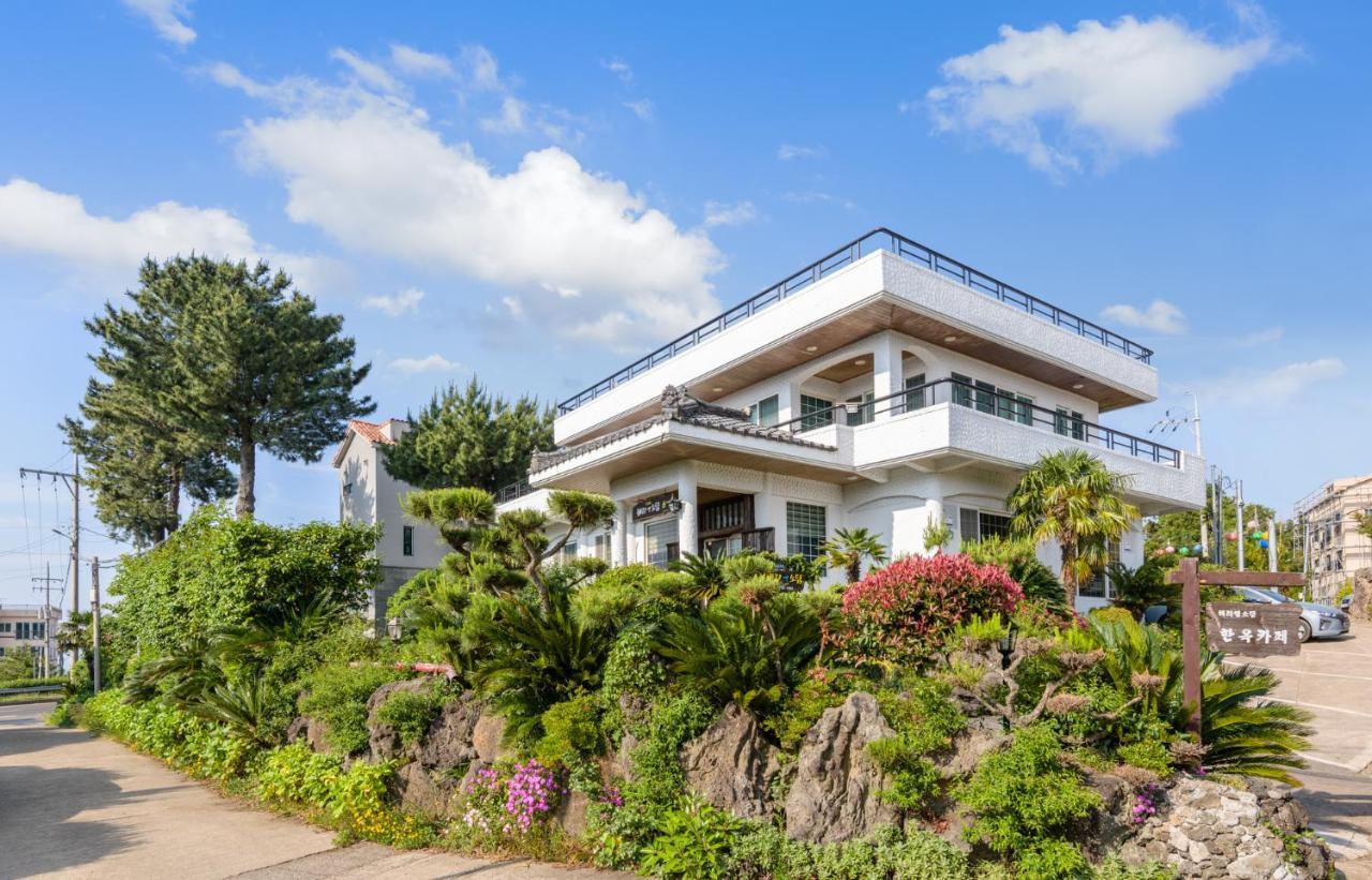Harry And Sodam Pension Чеджудо Экстерьер фото