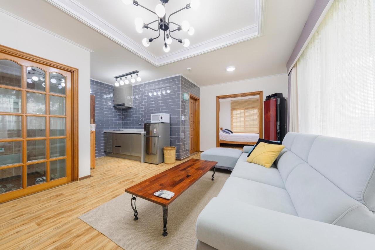 Harry And Sodam Pension Чеджудо Экстерьер фото