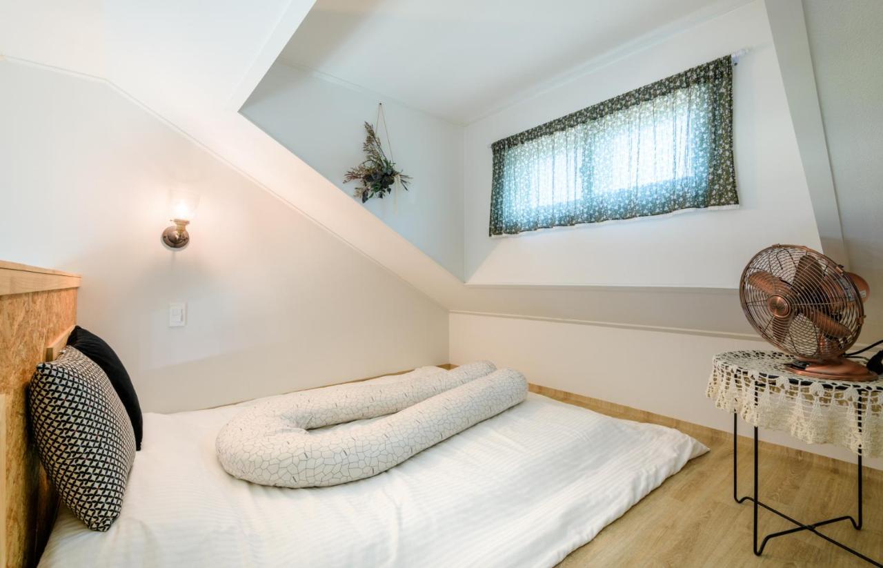 Harry And Sodam Pension Чеджудо Экстерьер фото